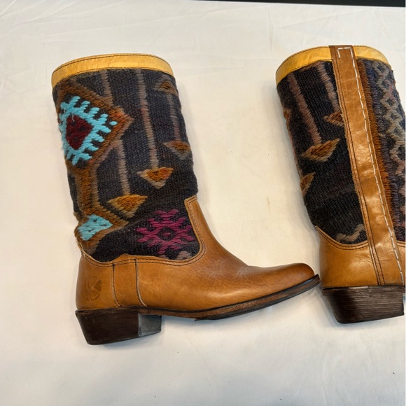 Turkish Rug Boots - Picture 2 of 6